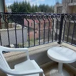 At Royal Sun, Sunny Apartment *
