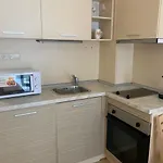 At Royal Sun, Sunny Apartment *